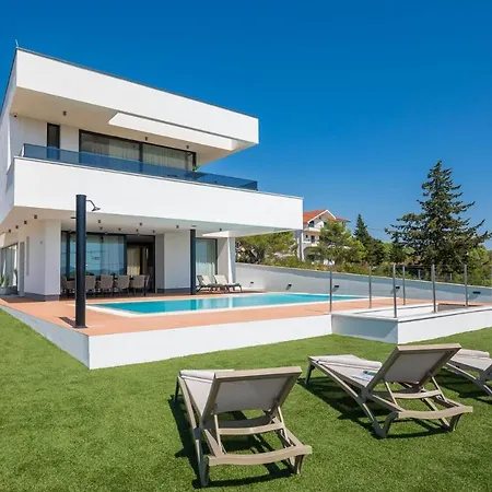 Vila Beautiful Calvi