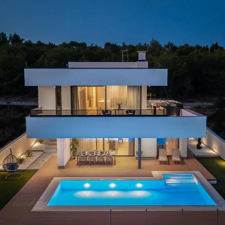 Vila Beautiful Calvi