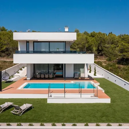 Vila Beautiful Calvi *